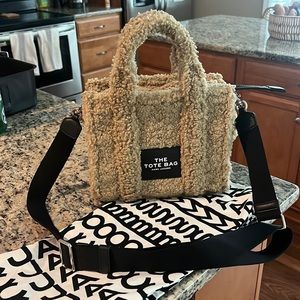 Like new - MARC JACOBS THE TEDDY MINI TOTE BAG - BEIGE. Dust bag included
